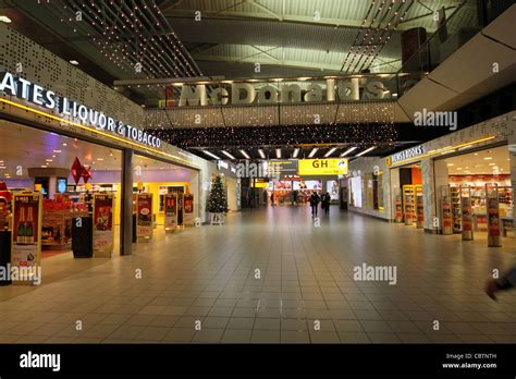 Schiphol airport shops